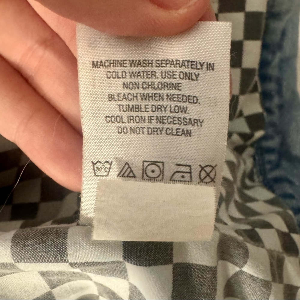PacSun Distressed Jean Jacket with checkered lining - Picture 5 of 5